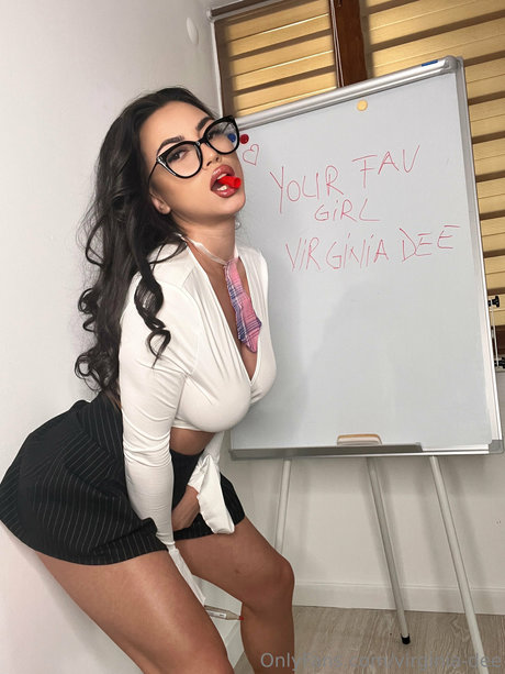Heidii Lee_ erotic actress archive