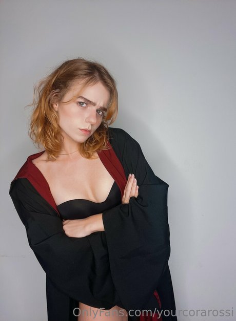 Cora Rossi art model pics
