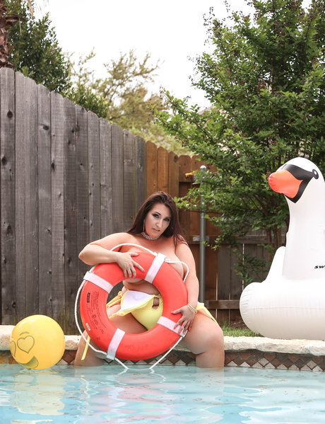 Amber Nova modelo mejor imágenes