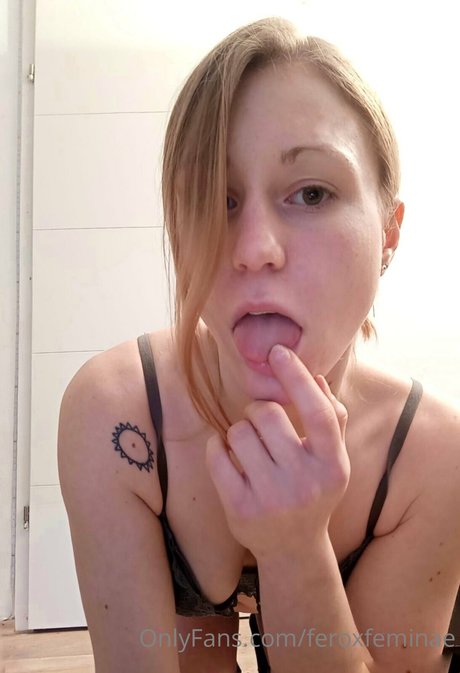 Hannah Klein jolie star du porno images