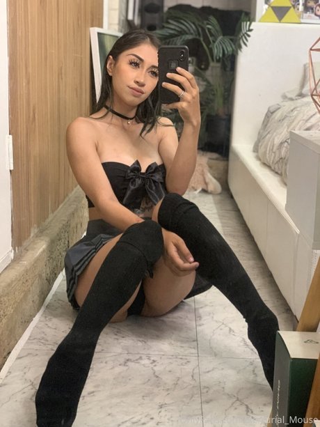 Mercurial Mouse actriz atractiva foto