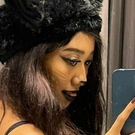 Sgirlmona modèle érotique images