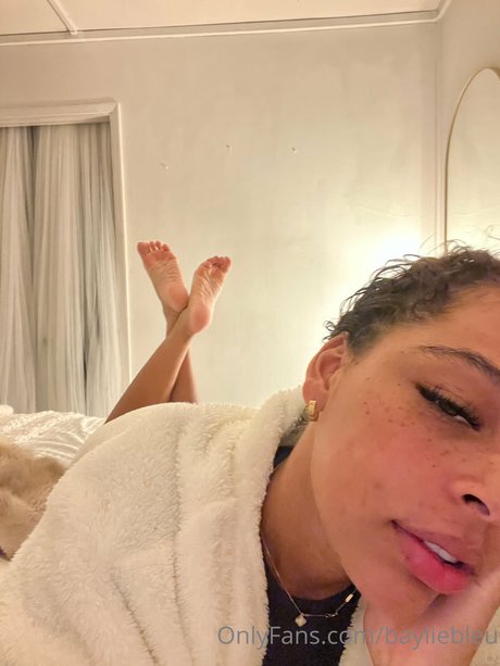 Bayliebleu actriz de arte foto