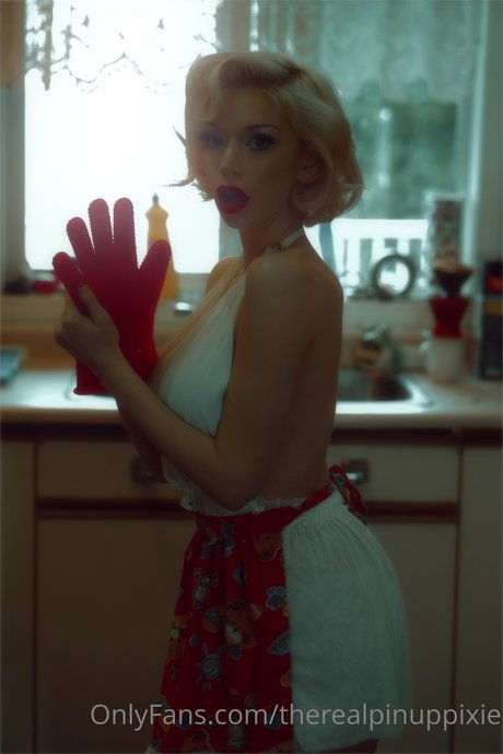 Pinup pixie actrice érotique archive