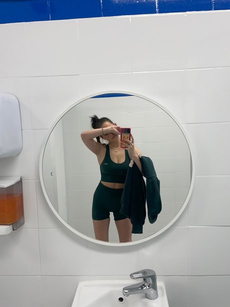 Alliyah estrella desnuda imagen