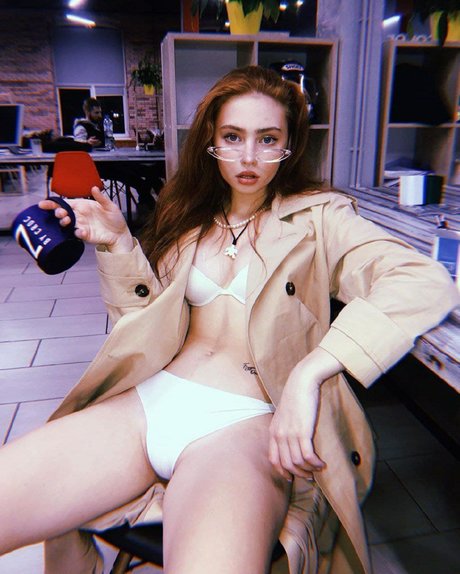 Renata Ri modelo porno fotos