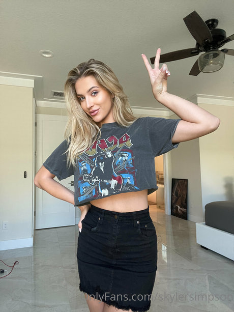 Skyler Simpson desnudos de estrellas porno fotos