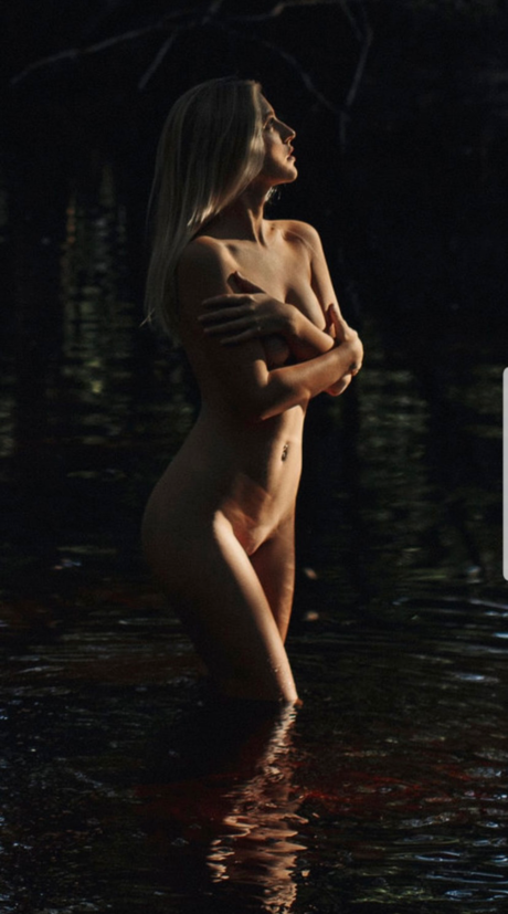 Skyler Simpson modelo xxx galerías