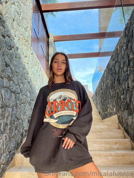 Mikaela Lafuente_ jolie étoile photos