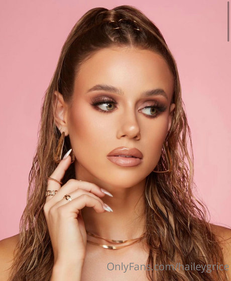 Hailey Grice modelo superior galerías