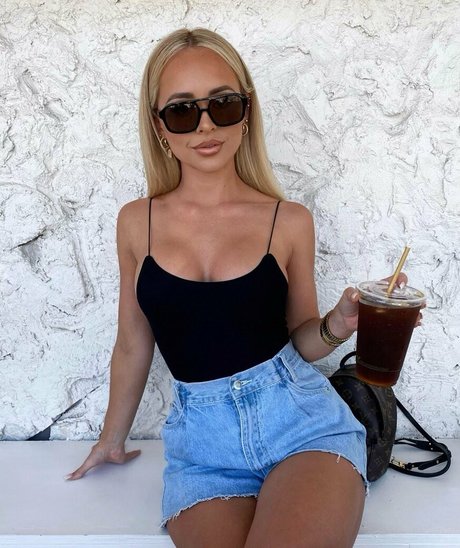 Allie Auton exclusive star pictures