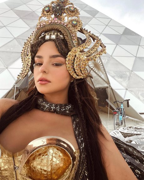 Demi Rose_ étoile chaude photo