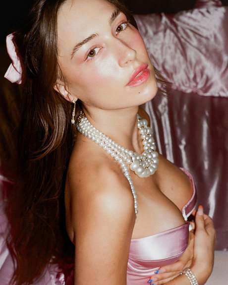 Elsie Hewitt modelo superior imágenes