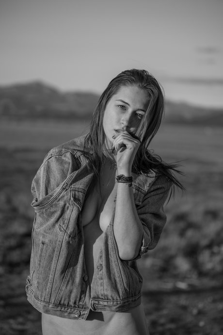 Elsie Hewitt modèle nu des photos