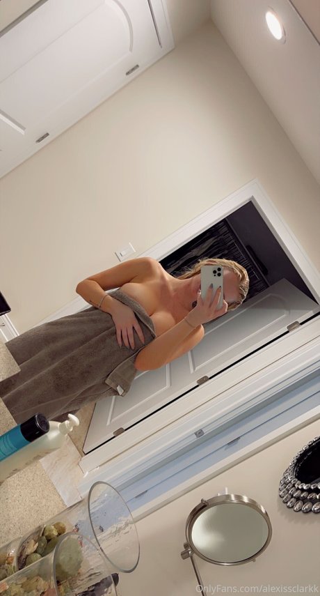 Alexis Clark model nice image