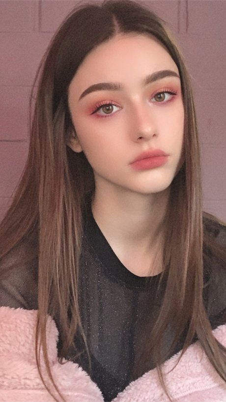 Dasha Taran_ star pornographic photos