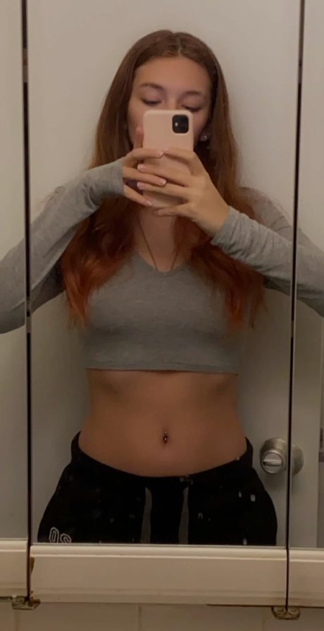 Lydia Renae pornstar nude pic