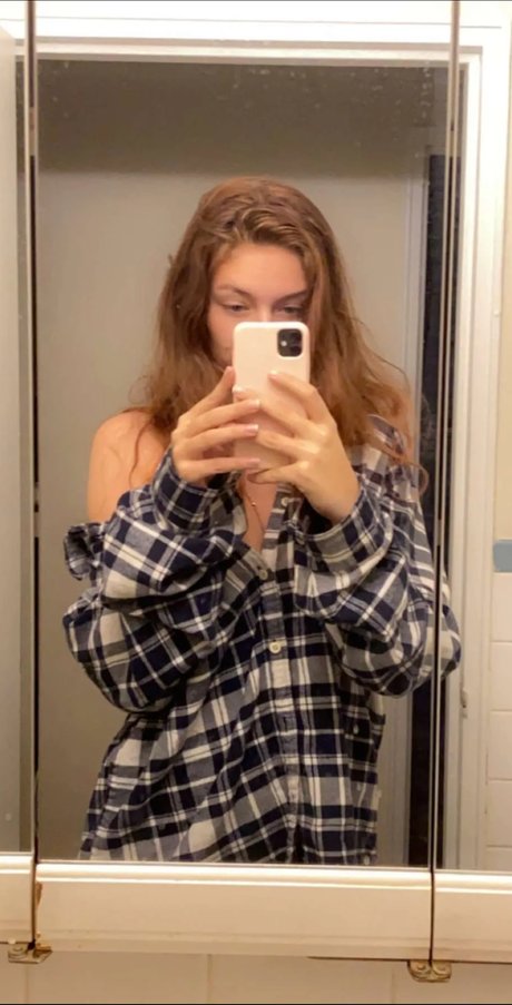 Lydia Renae sexy pornstar photo
