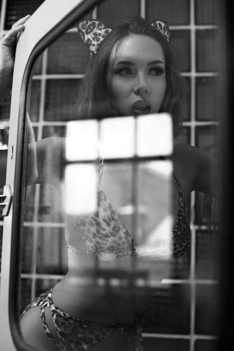 Natasha Roik estrella libre archivo