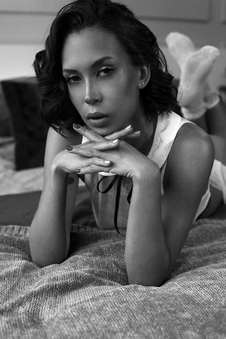 Natasha Roik xxx estrella porno imágenes