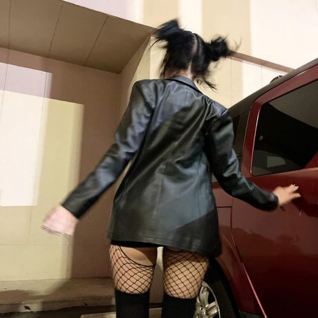 Kill Val exclusive model pics