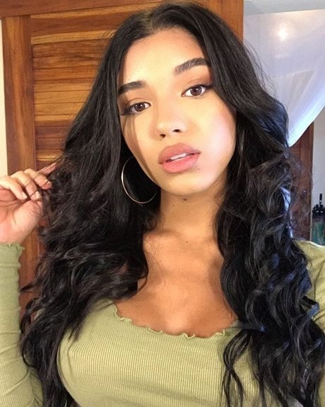 Yovanna Ventura sexe star images