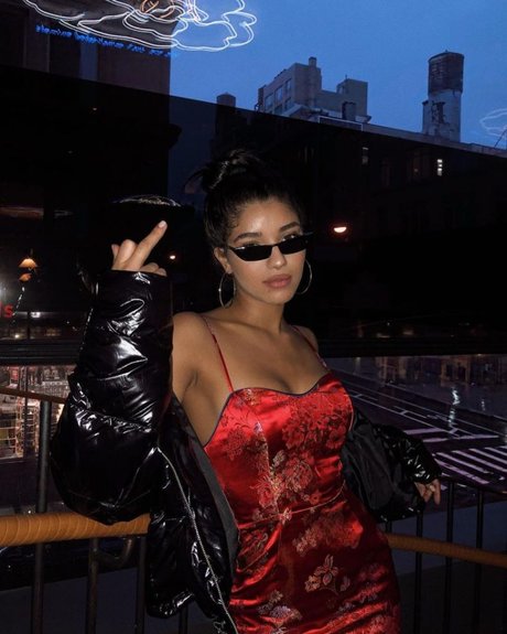 Yovanna Ventura hermosa estrella porno foto