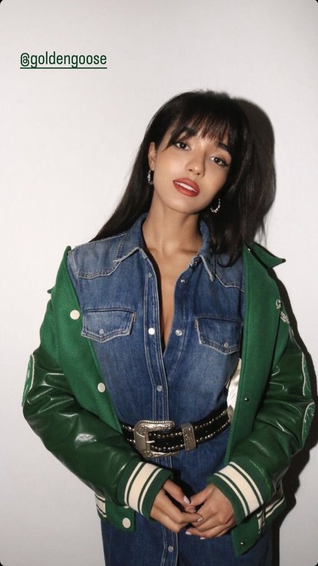 Yovanna Ventura modelo de arte foto