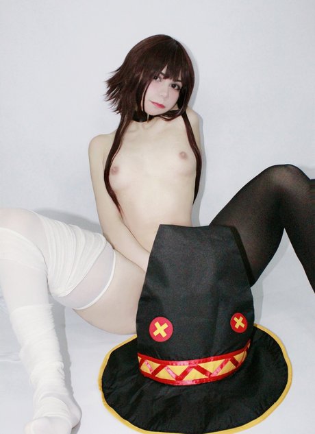 Little mewi xxx model pic