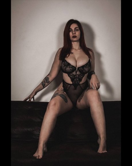 Lucelf model nude pictures