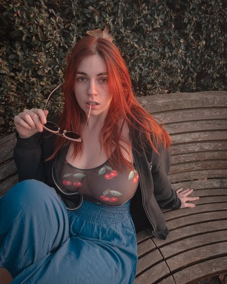 Lucelf free model images