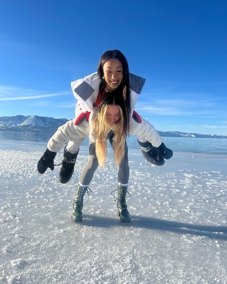 Charly Jordan art star du porno galeries