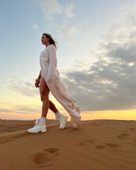 Charly Jordan estrella porno en alta definición galerías