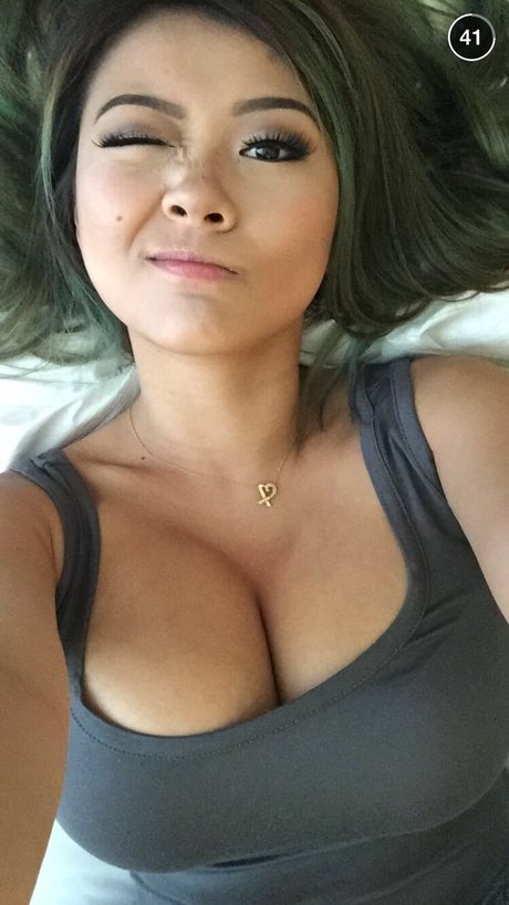 Vicki Li best model images