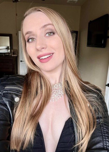 Alanis King model sexy archive