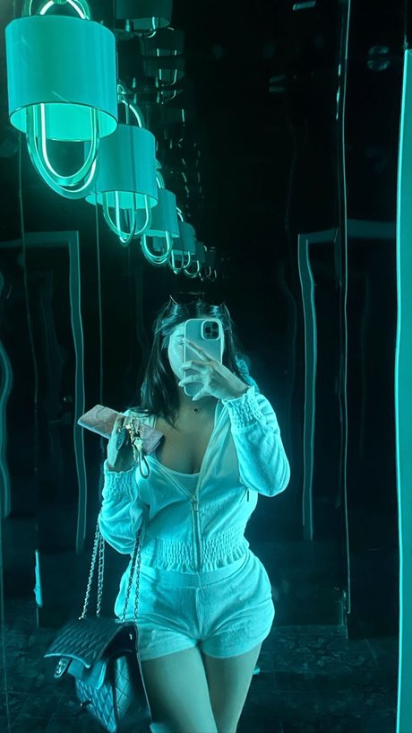 Alishba star du porno belle img