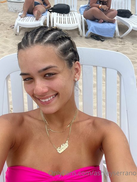 Ashley Serrano actriz erótica fotos