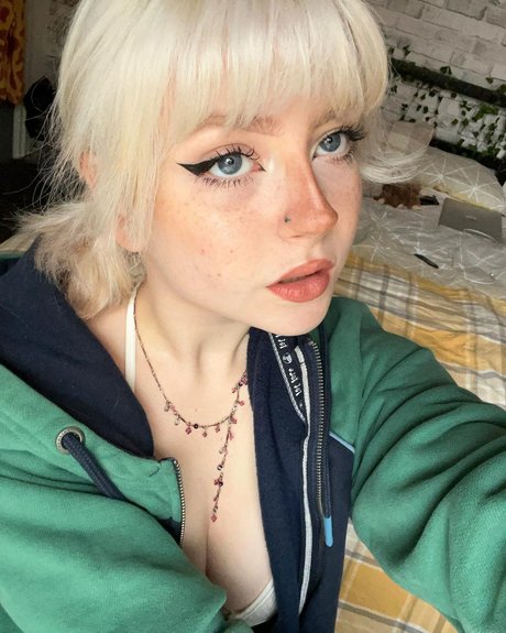 M Ae 3 modelo atractivo imagen