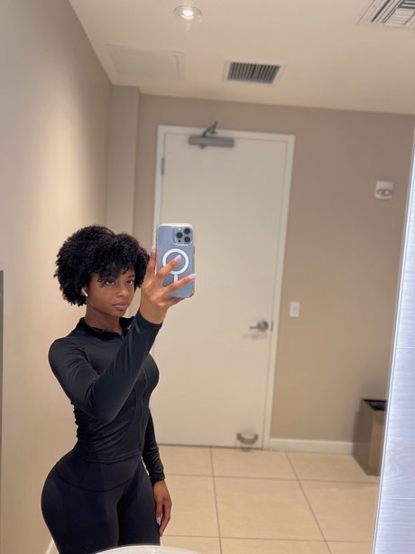 Ldndrygin modelo desnuda fotos