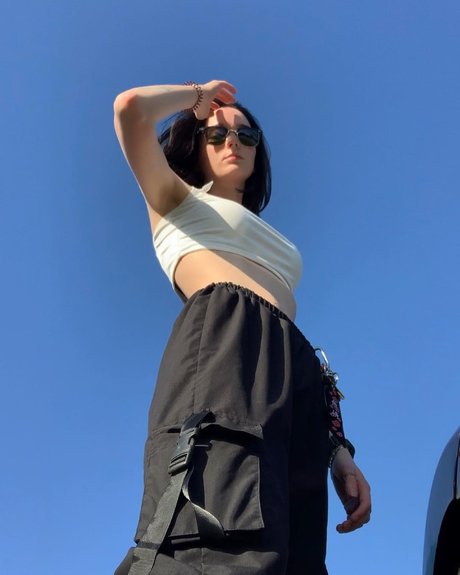 Queen etimy arte modelo galería