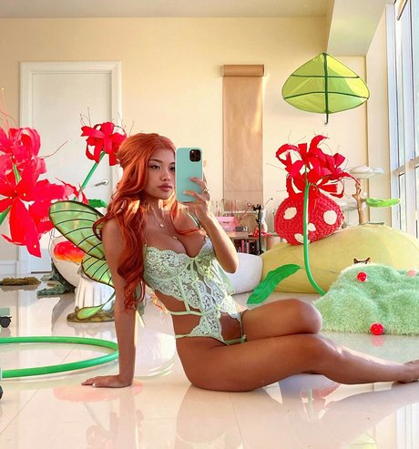 Alyssa Silos bonita estrella galería