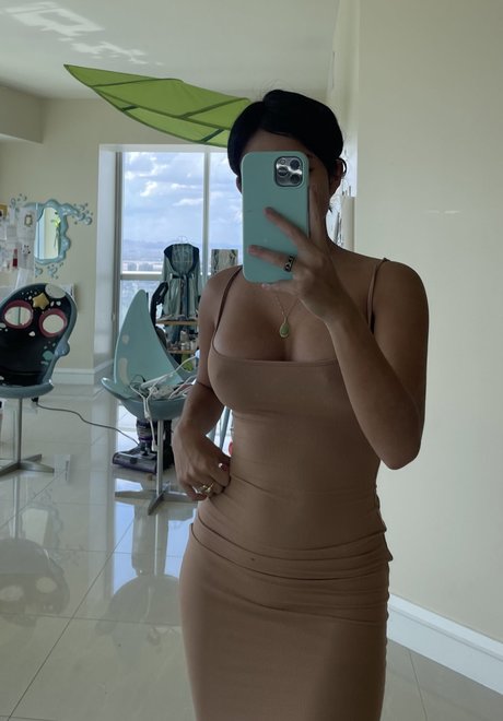 Alyssa Silos actriz erótica fotos