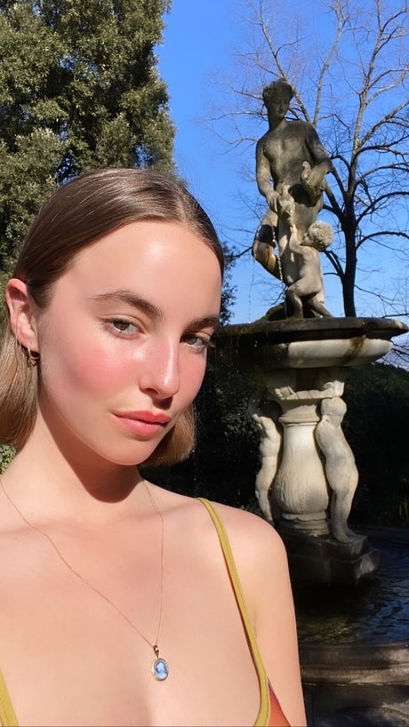 Amelie Manzoli actress pics