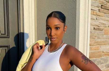 Ashley Burgos étoile adulte des photos