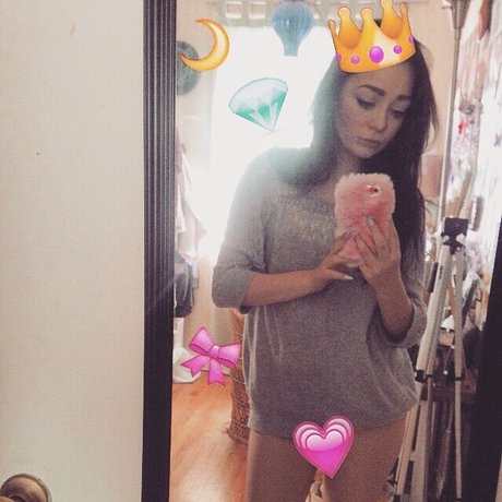 Elyse Summer modèle parfait image