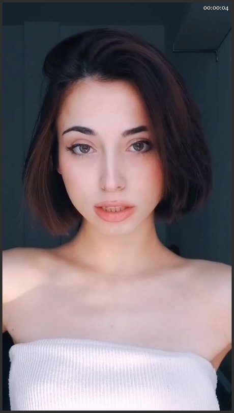 Lucrelisa_ model naked pictures