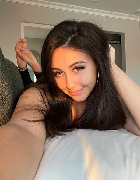 Lanzi modelo desnudo archivo