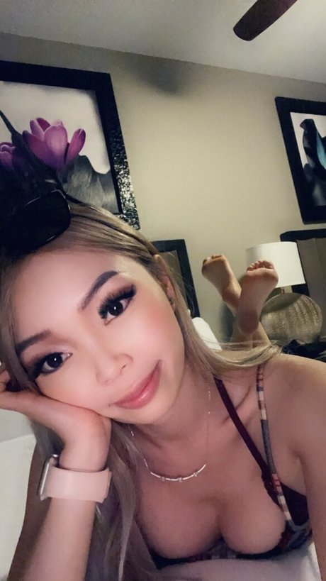 V boo pornstar nude img