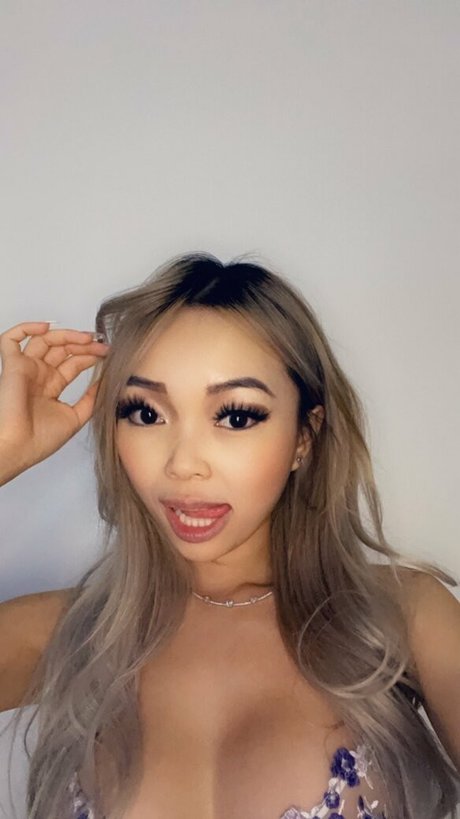 V boo hermosa modelo galería