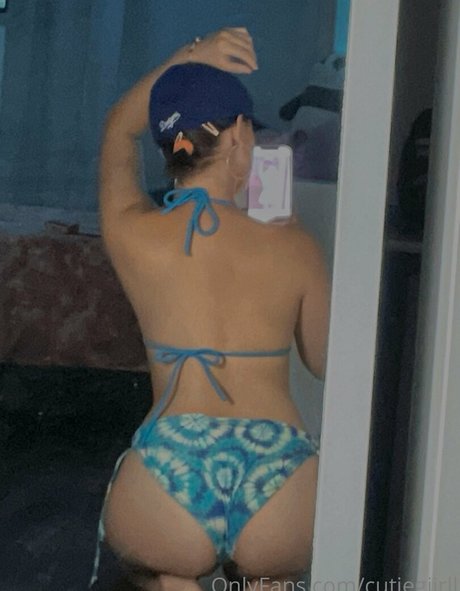 Mariana Castro adult model image
